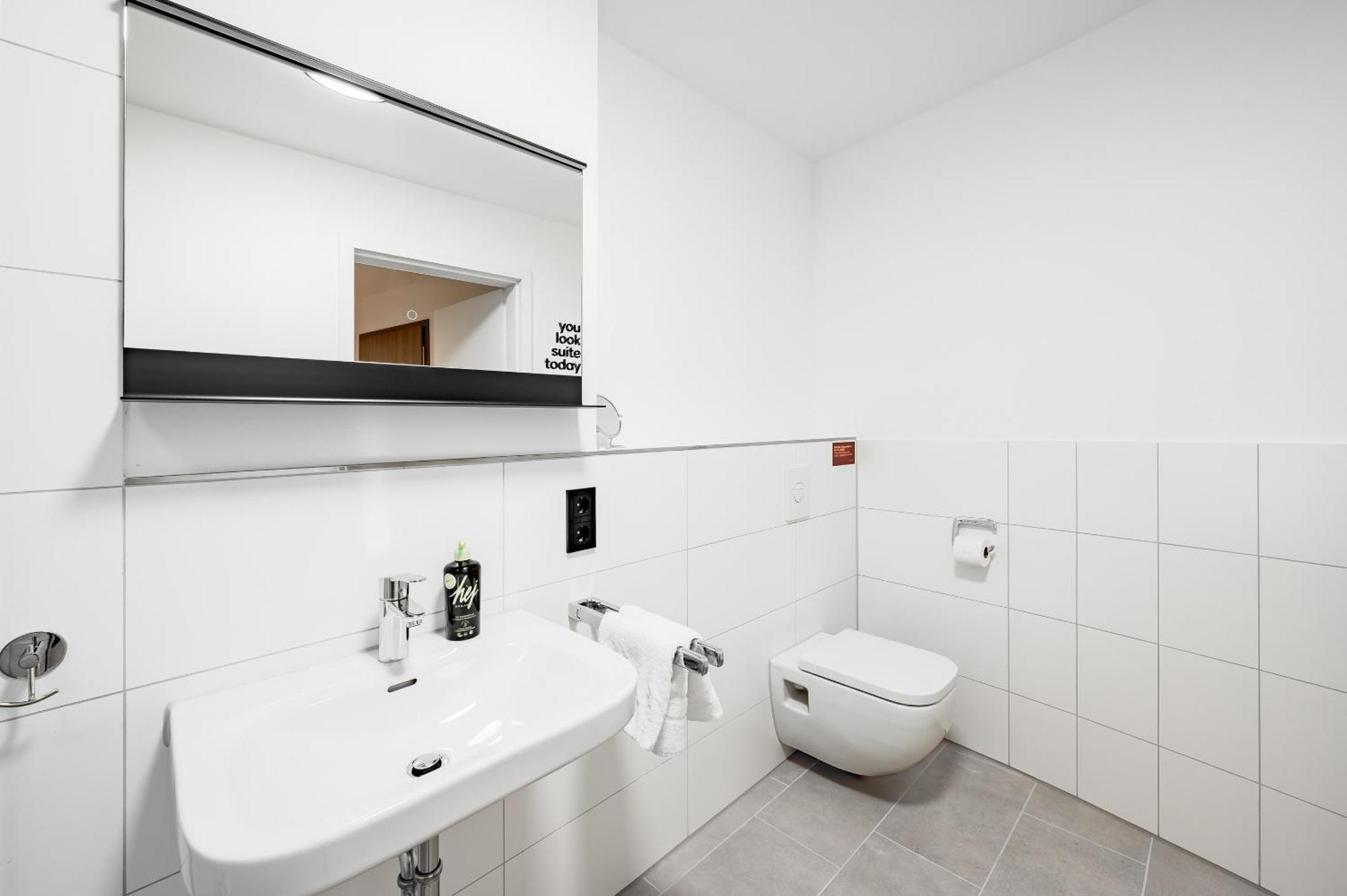 Limehome Metzingen Wilhelmstr חדר תמונה
